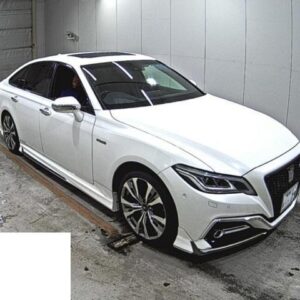 2019 Toyota Crown Hybrid pearl gasoline used car Japan export