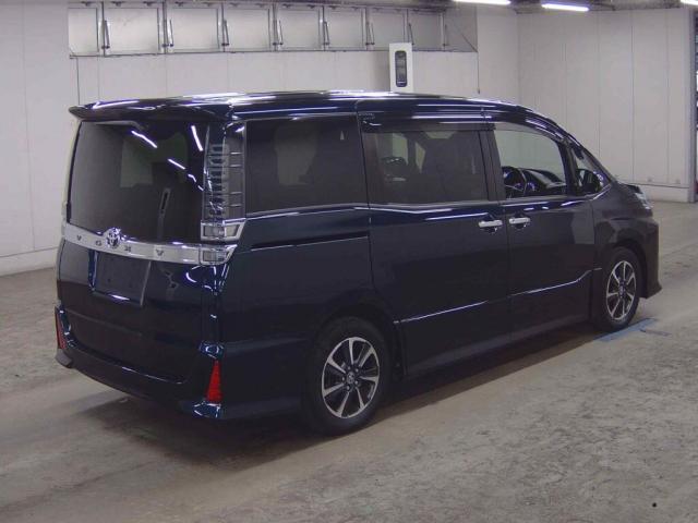 Ref:AUX-23576700 TOYOTA VOXY 2021 2 Ref:AUX-23576700 TOYOTA VOXY 2021 - Image 2