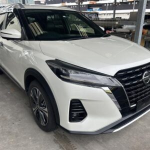 2021 Nissan Kicks pearl hybrid used car Japan export