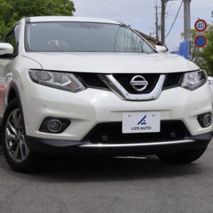 2017 Nissan X-Trail pearl gasoline used car Japan export