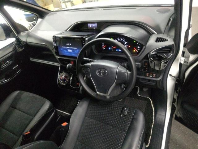 Ref:AUX-23581038 TOYOTA VOXY 2021 3 Ref:AUX-23581038 TOYOTA VOXY 2021 - Image 3