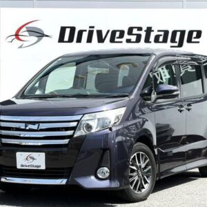 2014 Toyota Noah purple gasoline used car Japan export