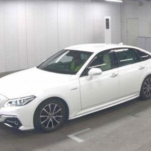 2018 Toyota Crown Hybrid pearl gasoline used car Japan export