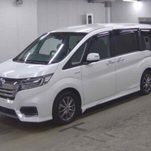 2019 Honda Stepwagon Spada pearl gasoline used car Japan export