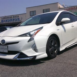 2016 Toyota Prius pearl gasoline used car Japan export