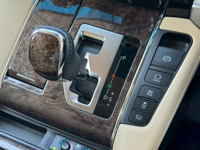 Ref:AUX-23609794 TOYOTA ALPHARD HYBRID 2023 16 Ref:AUX-23609794 TOYOTA ALPHARD HYBRID 2023 - Image 16