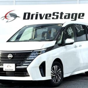 2024 Nissan Serena pearl gasoline used car Japan export
