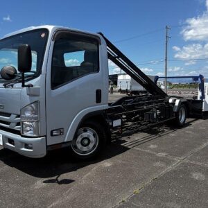 2020 Isuzu Elf Truck silver diesel used car Japan export
