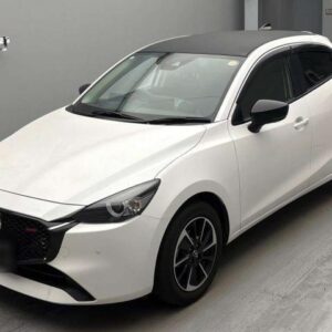 2023 Mazda Mazda2 pearl gasoline used car Japan export