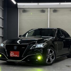 2018 Toyota Crown Hybrid black gasoline used car Japan export