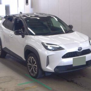 2022 Toyota Yaris Cross pearl gasoline used car Japan export
