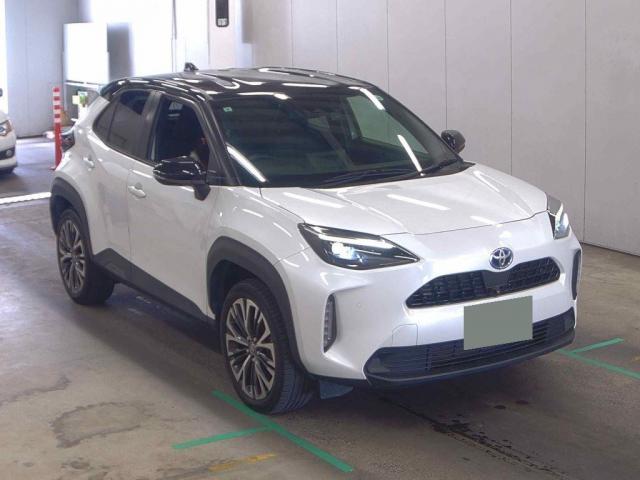 Ref:AUX-23616562 TOYOTA YARIS CROSS 2022 1 2022 Toyota Yaris Cross pearl gasoline used car Japan export