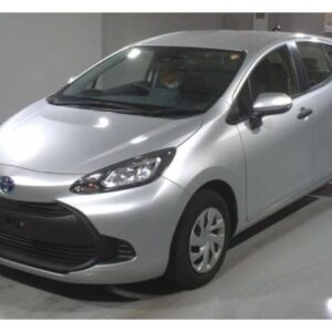2024 Toyota Aqua silver gasoline used car Japan export