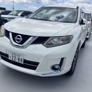 2016 Nissan X-Trail pearl gasoline used car Japan export