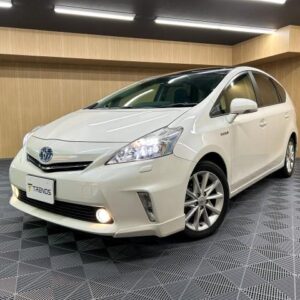 2012 Toyota Prius Alpha white gasoline used car Japan export