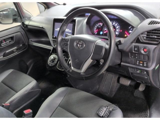 Ref:AUX-23640338 TOYOTA NOAH 2018 3 Ref:AUX-23640338 TOYOTA NOAH 2018 - Image 3