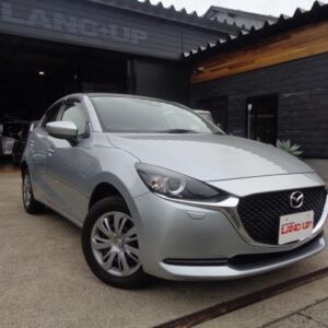 2020 Mazda Mazda2 silver gasoline used car Japan export