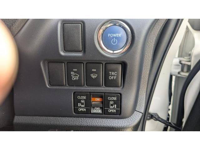 Ref:AUX-23656216 TOYOTA VOXY 2015 14 Ref:AUX-23656216 TOYOTA VOXY 2015 - Image 14