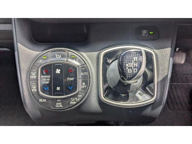 Ref:AUX-23656216 TOYOTA VOXY 2015 19 Ref:AUX-23656216 TOYOTA VOXY 2015 - Image 19