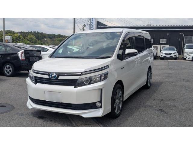 Ref:AUX-23656216 TOYOTA VOXY 2015 1 2015 Toyota Voxy pearl hybrid used car Japan export