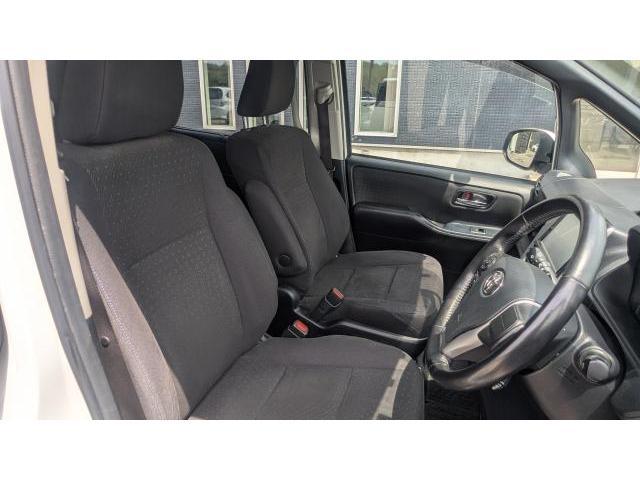 Ref:AUX-23656216 TOYOTA VOXY 2015 8 Ref:AUX-23656216 TOYOTA VOXY 2015 - Image 8