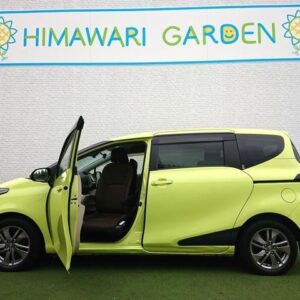 2016 Toyota Sienta yellow gasoline used car Japan export