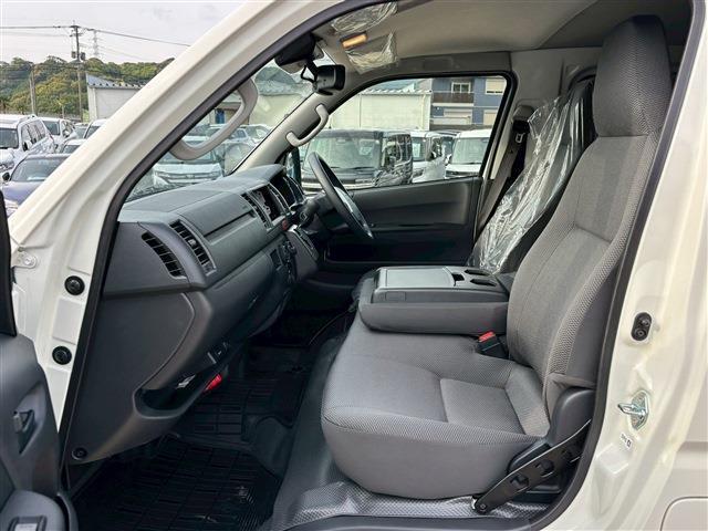 Ref:AUX-23660690 TOYOTA HIACE VAN 2026 4 Ref:AUX-23660690 TOYOTA HIACE VAN 2026 - Image 4