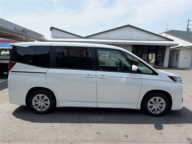 Ref:AUX-23669069 TOYOTA NOAH 2022 4 Ref:AUX-23669069 TOYOTA NOAH 2022 - Image 4