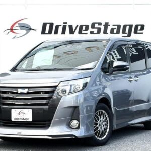 2017 Toyota Noah gray hybrid used car Japan export