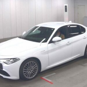 2019 Alfa Romeo Giulia white gasoline used car Japan export