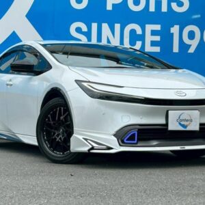 2023 Toyota Prius pearl gasoline used car Japan export