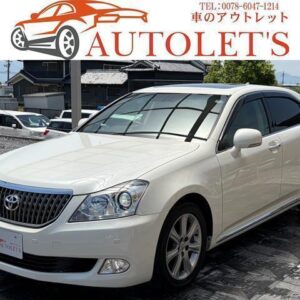 2011 Toyota Crown Majesta pearl gasoline used car Japan export