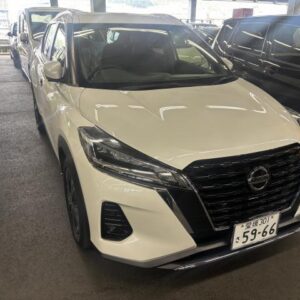 2020 Nissan Kicks pearl hybrid used car Japan export