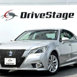 2013 Toyota Crown Hybrid silver hybrid used car Japan export