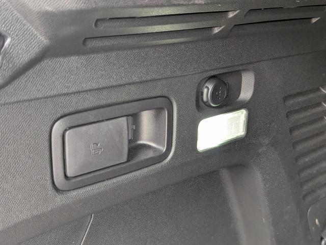 Ref:AUX-23720433 PEUGEOT 3008 2022 19 Ref:AUX-23720433 PEUGEOT 3008 2022 - Image 19