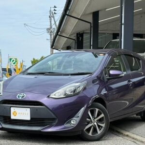 2018 Toyota Aqua purple hybrid used car Japan export