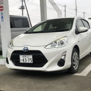 2014 Toyota Aqua pearl gasoline used car Japan export