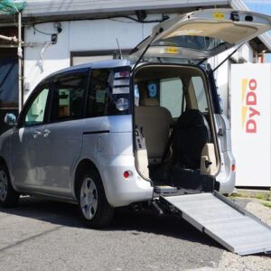 2010 Toyota Sienta silver gasoline used car Japan export