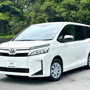 2020 Toyota Voxy pearl gasoline used car Japan export