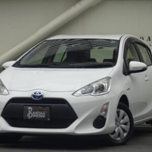 2015 Toyota Aqua white gasoline used car Japan export