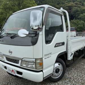 2003 Nissan Atlas Truck white diesel used car Japan export