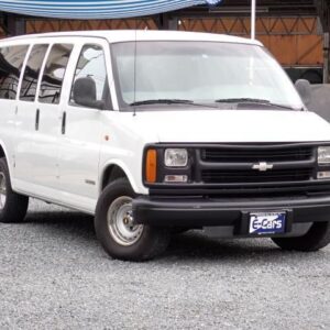 2006 Chevrolet Chevrolet Express white gasoline used car Japan export