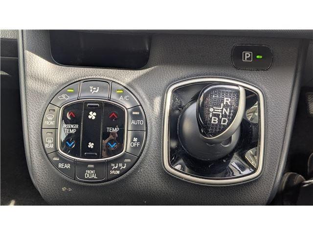 Ref:AUX-23808334 TOYOTA NOAH 2015 19 Ref:AUX-23808334 TOYOTA NOAH 2015 - Image 19