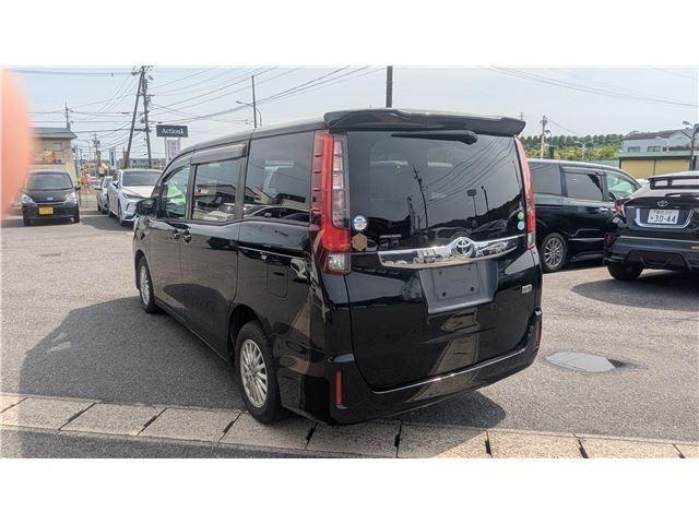 Ref:AUX-23808334 TOYOTA NOAH 2015 7 Ref:AUX-23808334 TOYOTA NOAH 2015 - Image 7