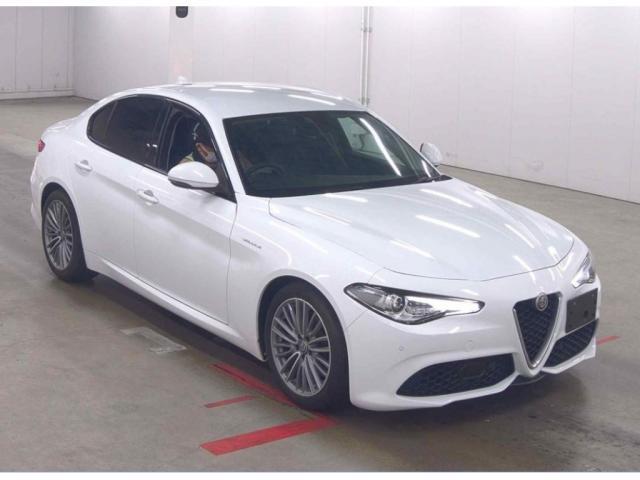 Ref:AUX-23808370 ALFA ROMEO GIULIA 2018 1 2018 Alfa Romeo Giulia white gasoline used car Japan export