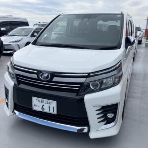 2016 Toyota Voxy pearl gasoline used car Japan export
