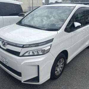 2018 Toyota Voxy pearl gasoline used car Japan export