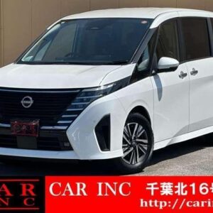 2025 Nissan Serena pearl gasoline used car Japan export
