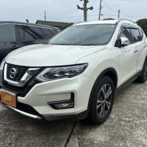 2018 Nissan X-Trail pearl gasoline used car Japan export