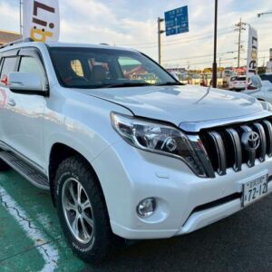 2016 Toyota Land Cruiser Prado white diesel used car Japan export